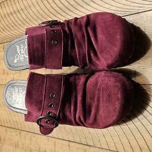 Dansko Suede Slip-on Clogs light plum purple